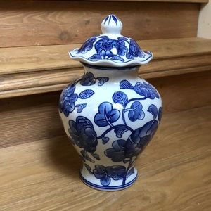 Blue & White lidded vase